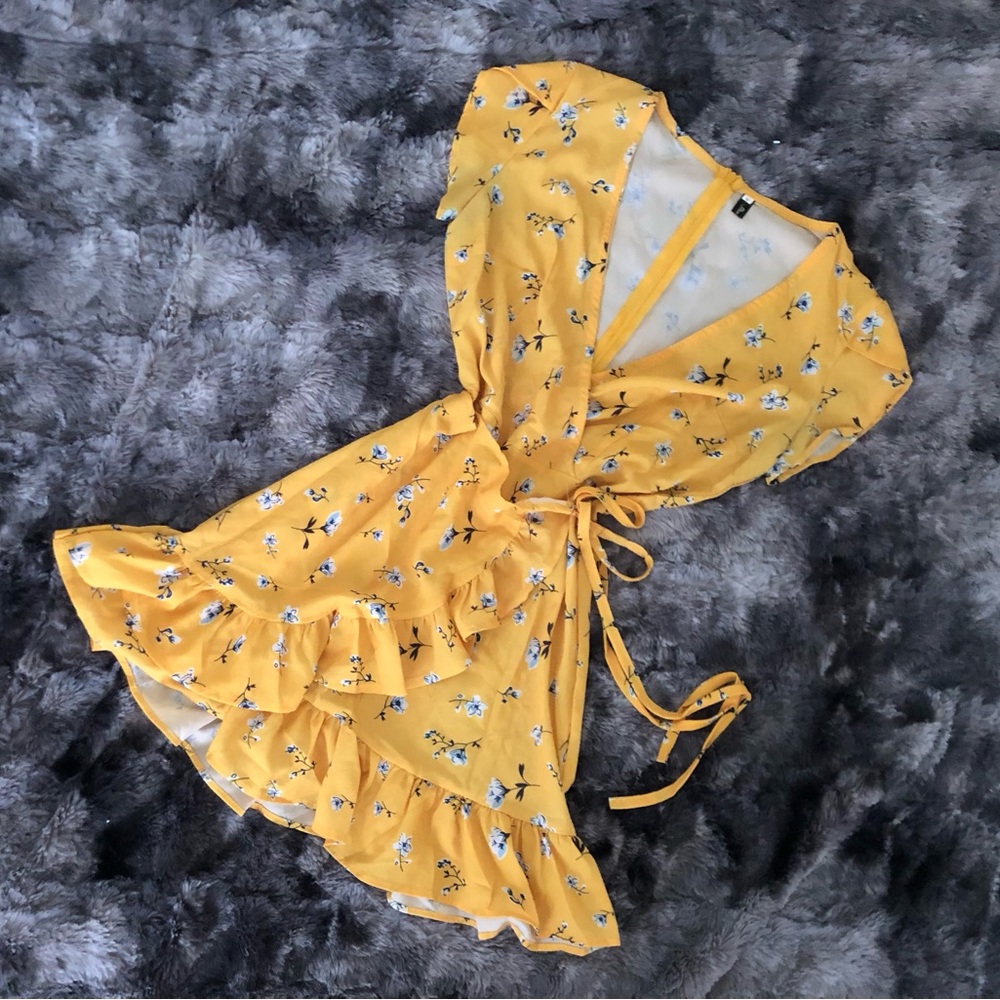 YELLOW FLORAL MULTI COLOR MINI RUFFLE SHORT SLEEVES WRAPPED SUN DRESS